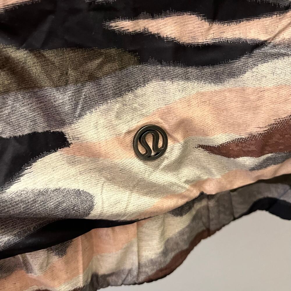 Lululemon The Fluffiest Puffer Vest 6 Cashew Coast Camo Butter Reversible Down - Picture 9 of 15